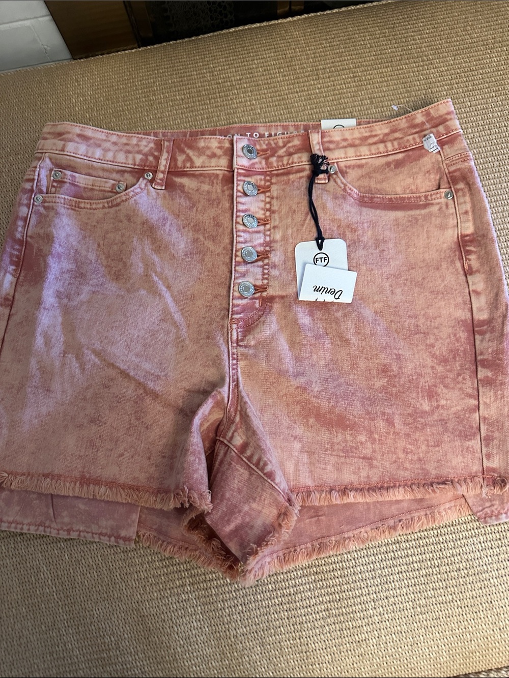💜#70 BNWT FASHION TO FIGURR High-Rise Button-Fly Women’s Shorts in Dusty Pink
